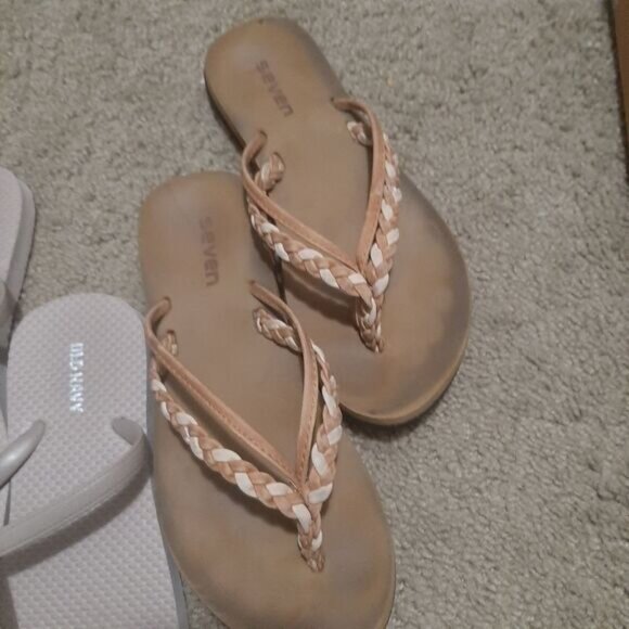 Seven and Old Navy Slippers size 6 - Picture 4 of 5